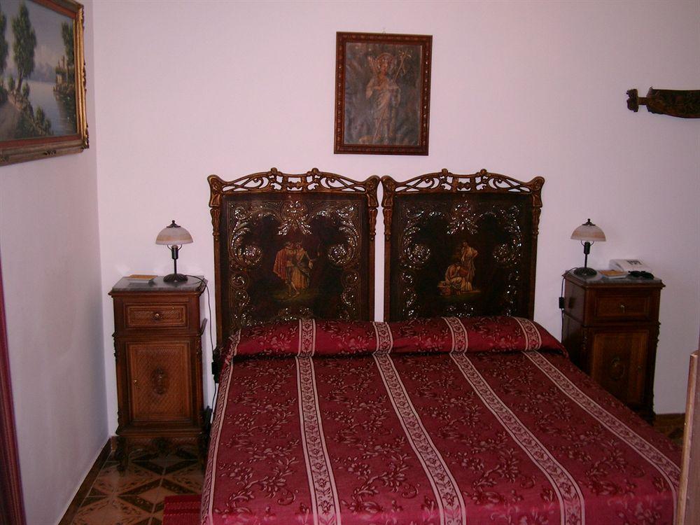 Hotel La Riva Giardini Naxos Eksteriør bilde