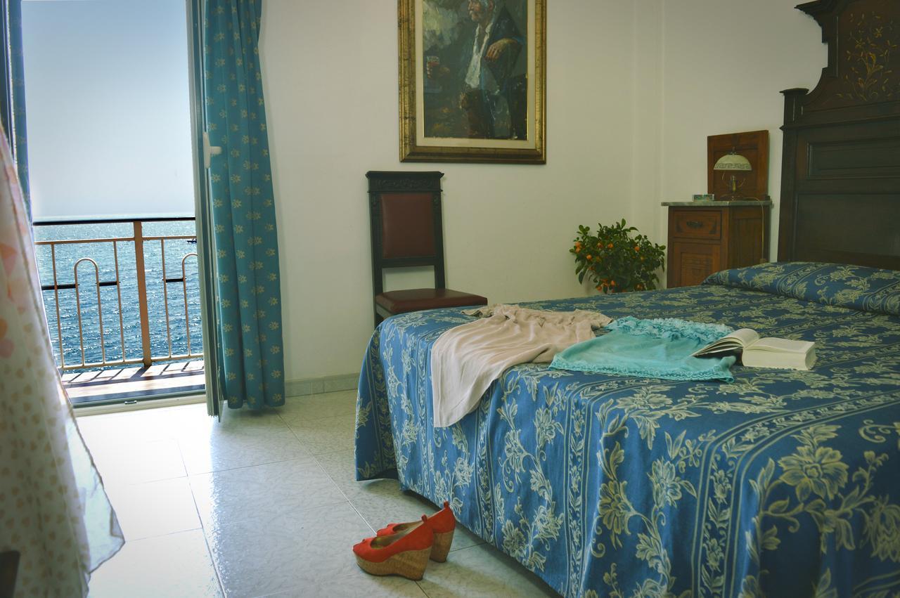 Hotel La Riva Giardini Naxos Eksteriør bilde