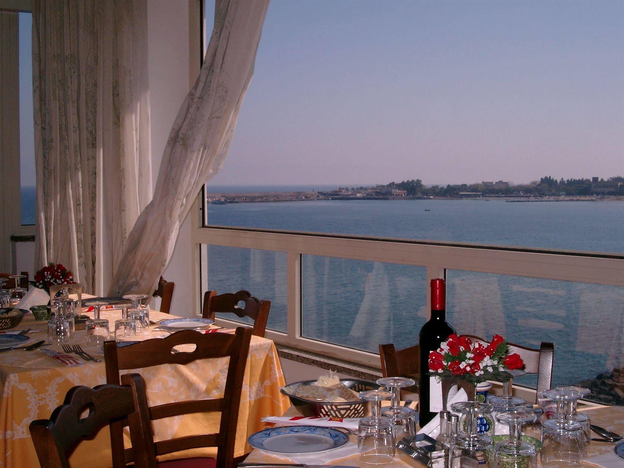 Hotel La Riva Giardini Naxos Eksteriør bilde
