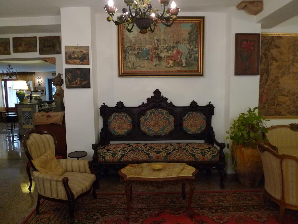 Hotel La Riva Giardini Naxos Eksteriør bilde