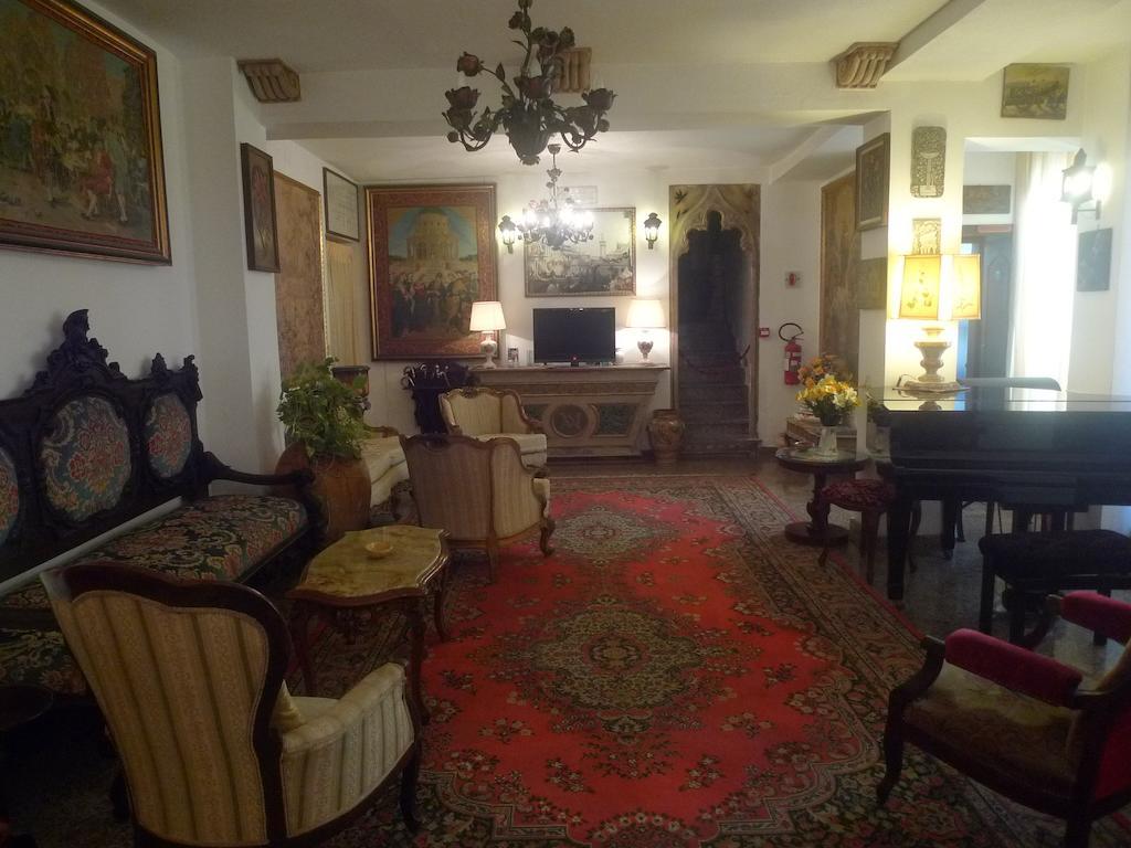 Hotel La Riva Giardini Naxos Eksteriør bilde