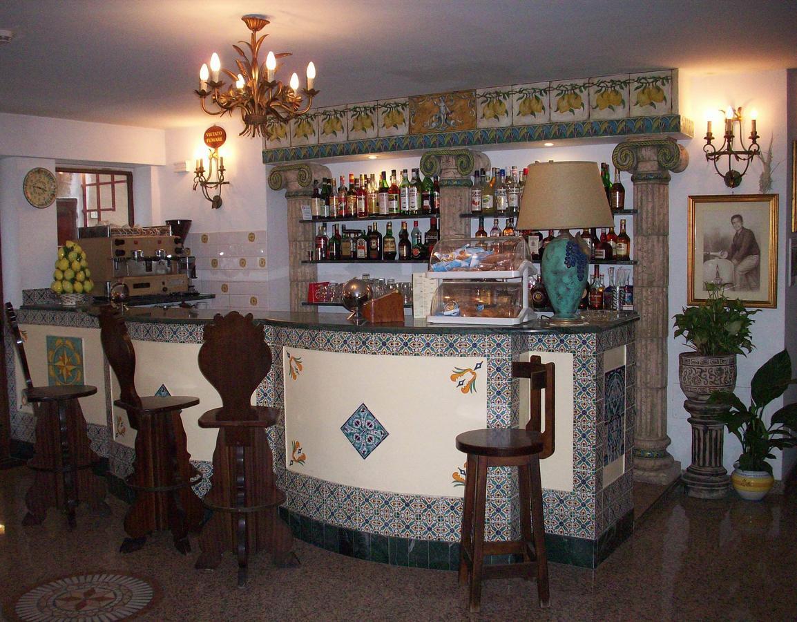 Hotel La Riva Giardini Naxos Eksteriør bilde